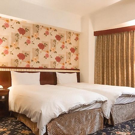 Kiwi Hotel Mrt Wenxin Branch Taichung Luaran gambar