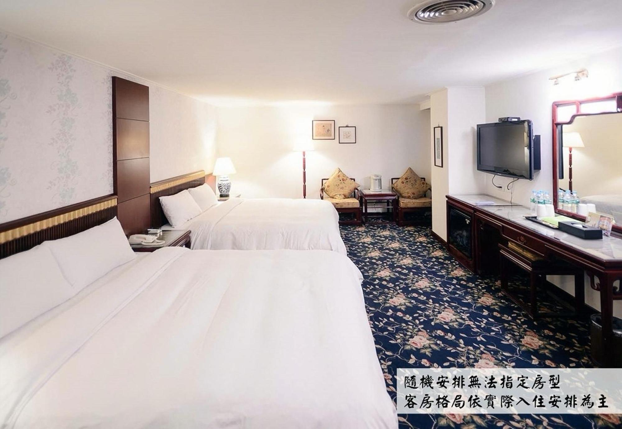 Kiwi Hotel Mrt Wenxin Branch Taichung Luaran gambar