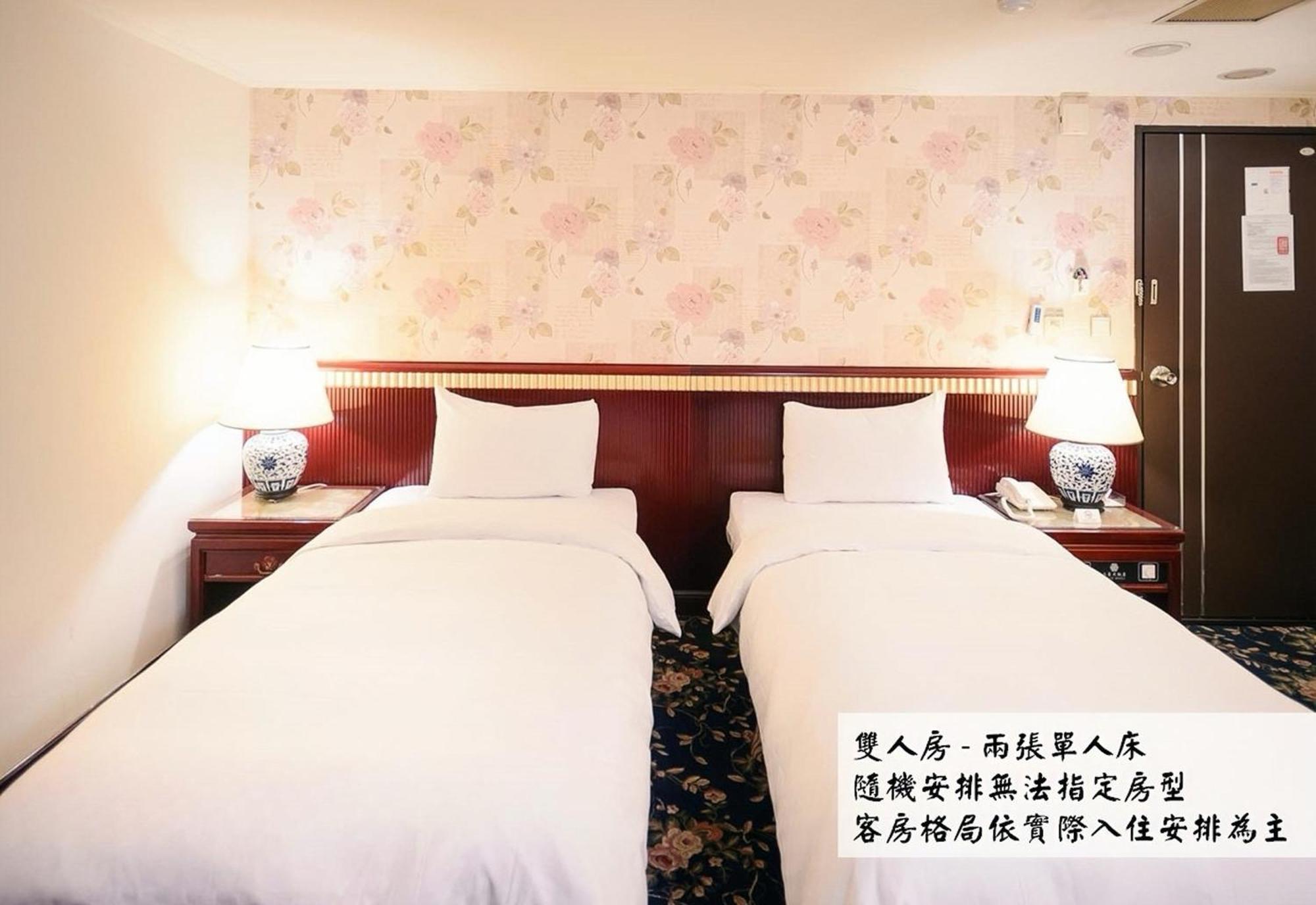 Kiwi Hotel Mrt Wenxin Branch Taichung Luaran gambar