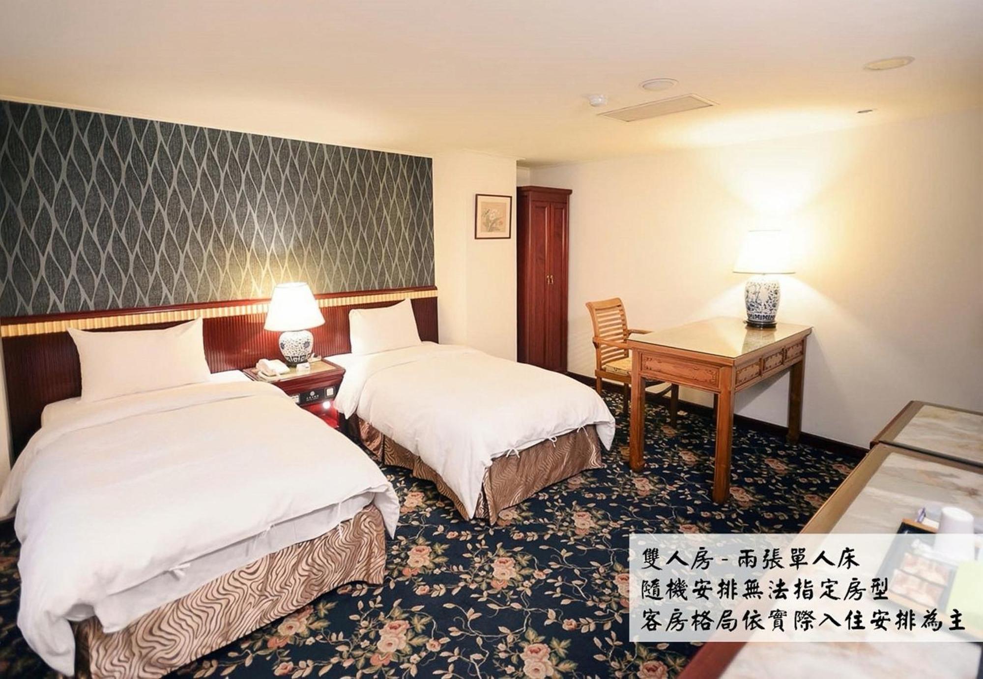 Kiwi Hotel Mrt Wenxin Branch Taichung Luaran gambar