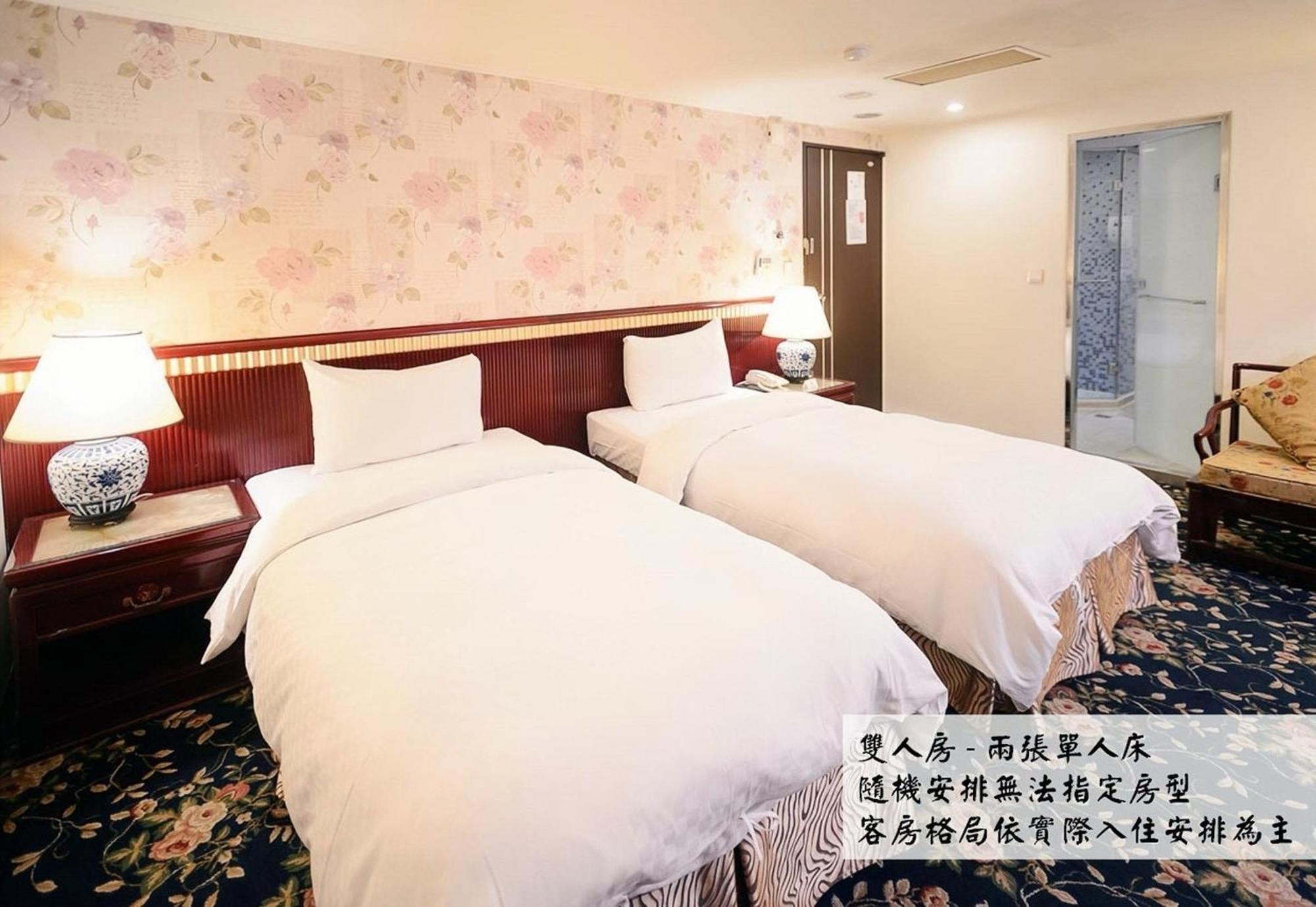 Kiwi Hotel Mrt Wenxin Branch Taichung Luaran gambar
