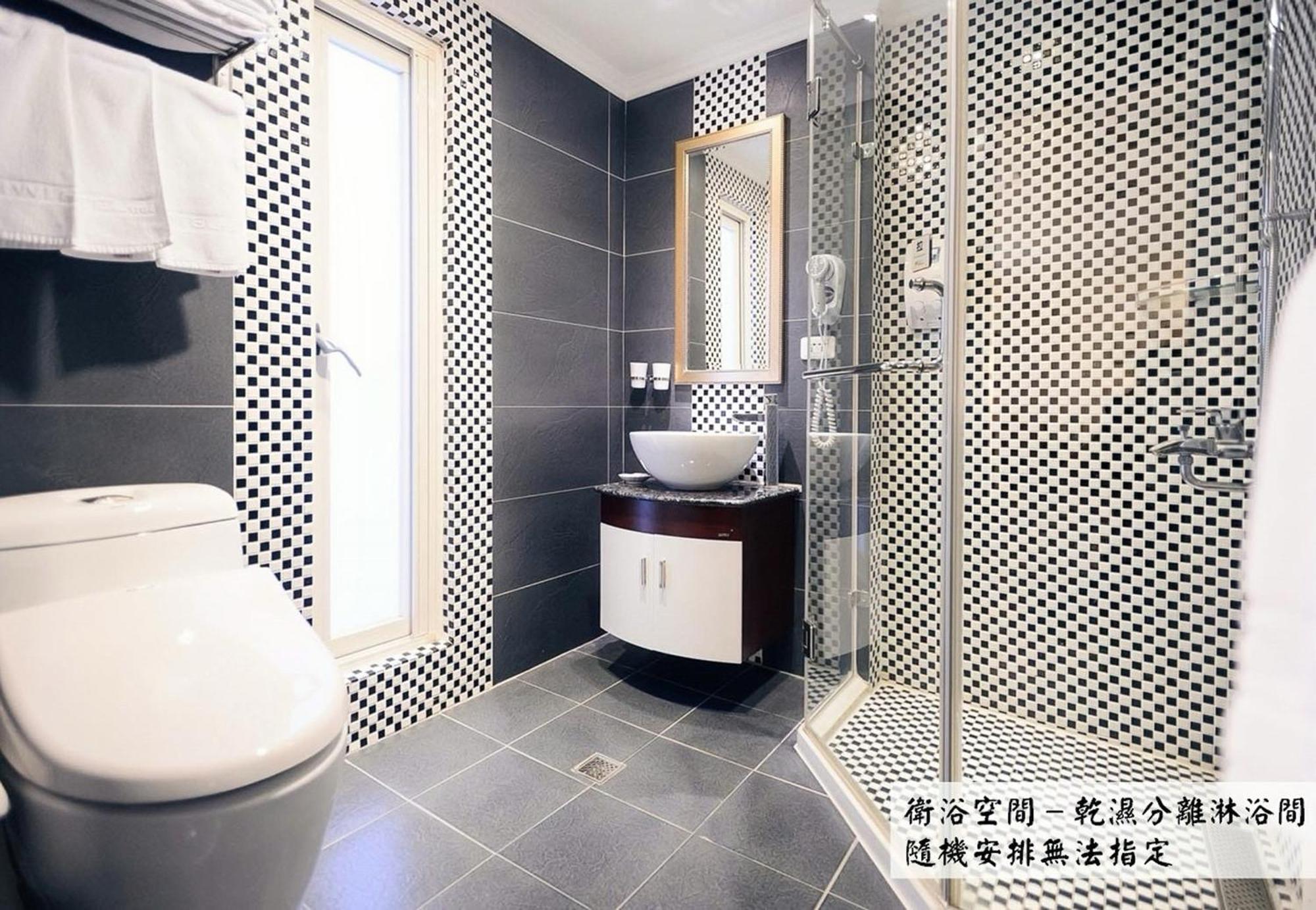 Kiwi Hotel Mrt Wenxin Branch Taichung Luaran gambar