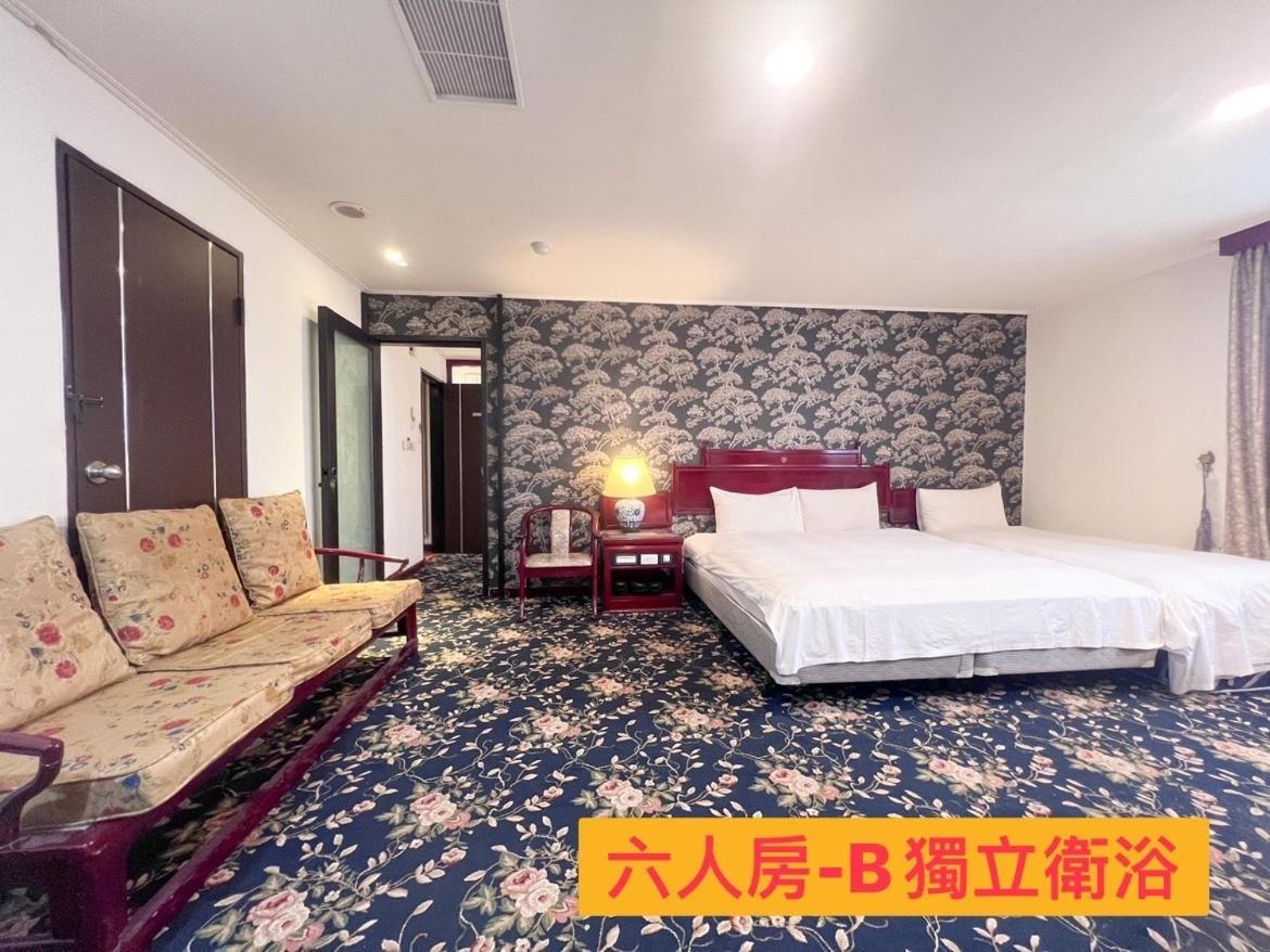 Kiwi Hotel Mrt Wenxin Branch Taichung Luaran gambar