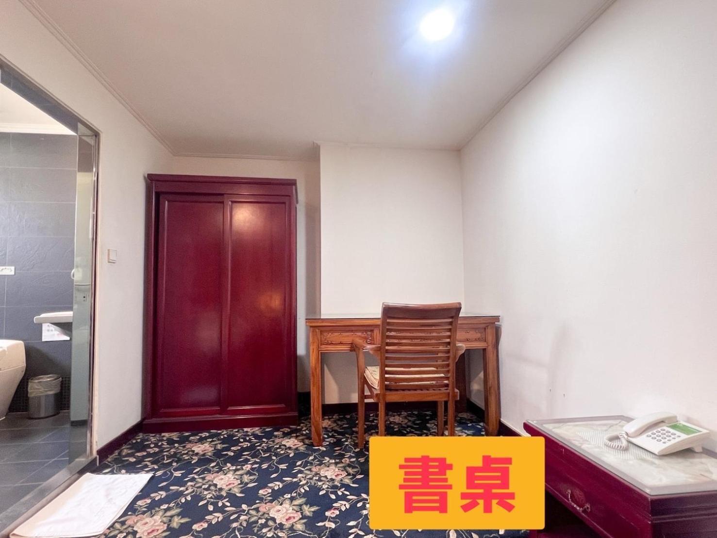 Kiwi Hotel Mrt Wenxin Branch Taichung Luaran gambar