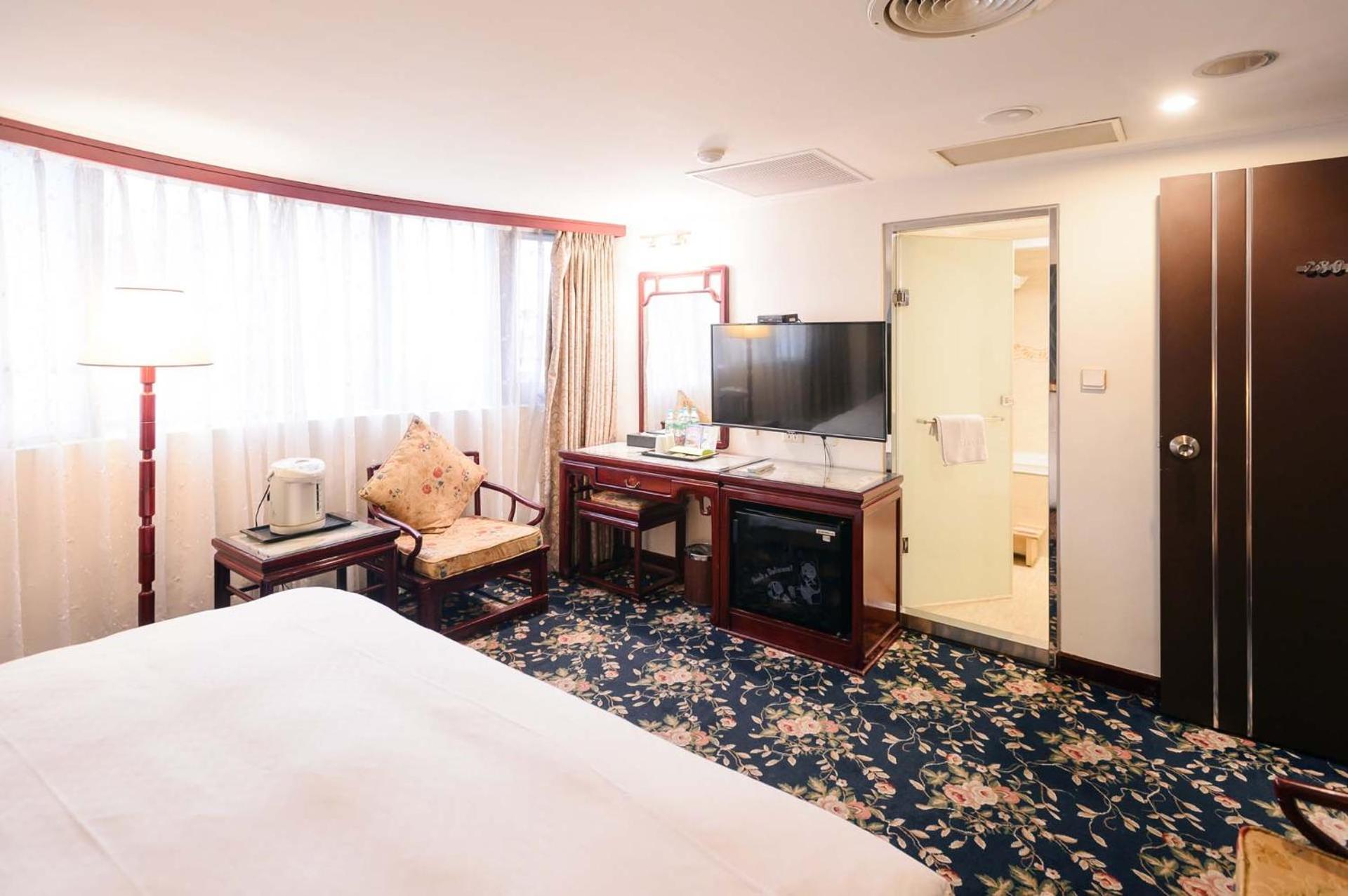 Kiwi Hotel Mrt Wenxin Branch Taichung Luaran gambar