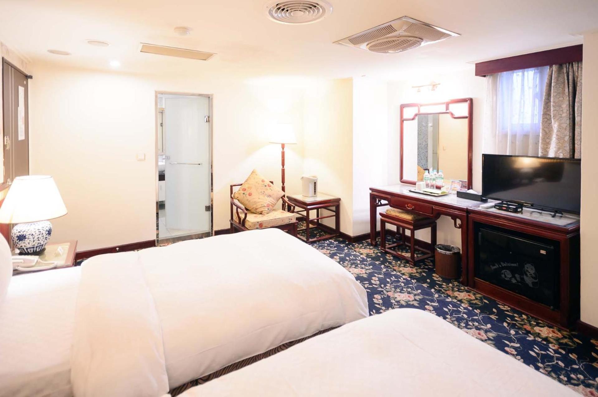 Kiwi Hotel Mrt Wenxin Branch Taichung Luaran gambar