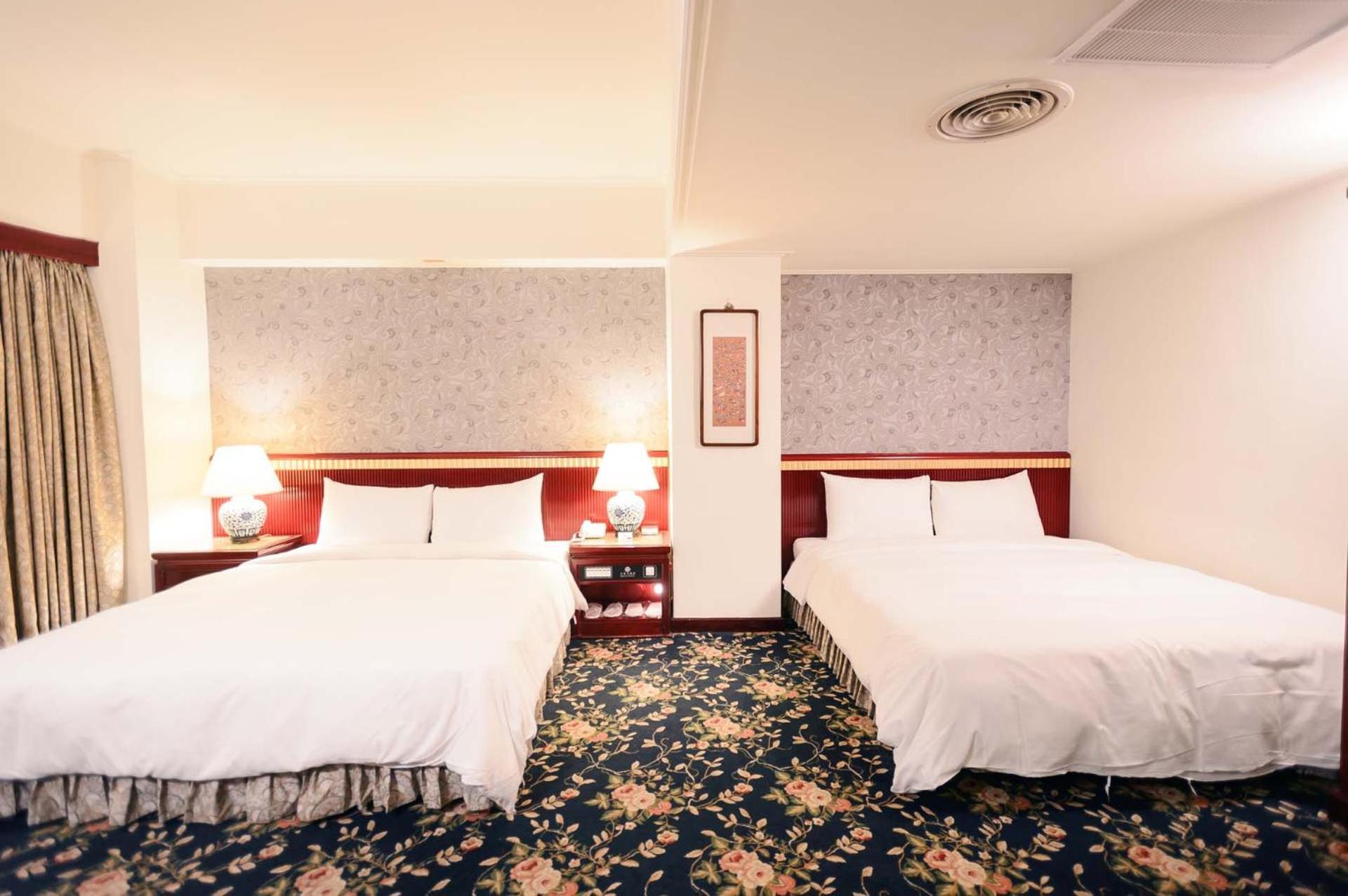 Kiwi Hotel Mrt Wenxin Branch Taichung Luaran gambar