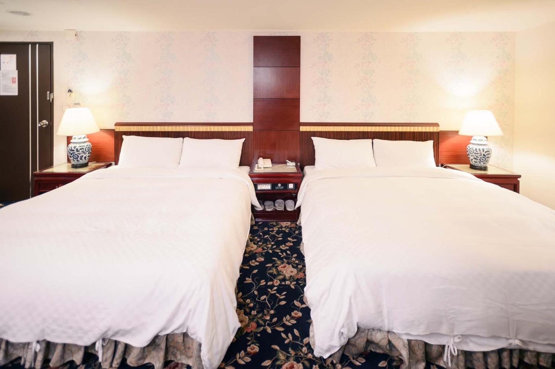 Kiwi Hotel Mrt Wenxin Branch Taichung Luaran gambar