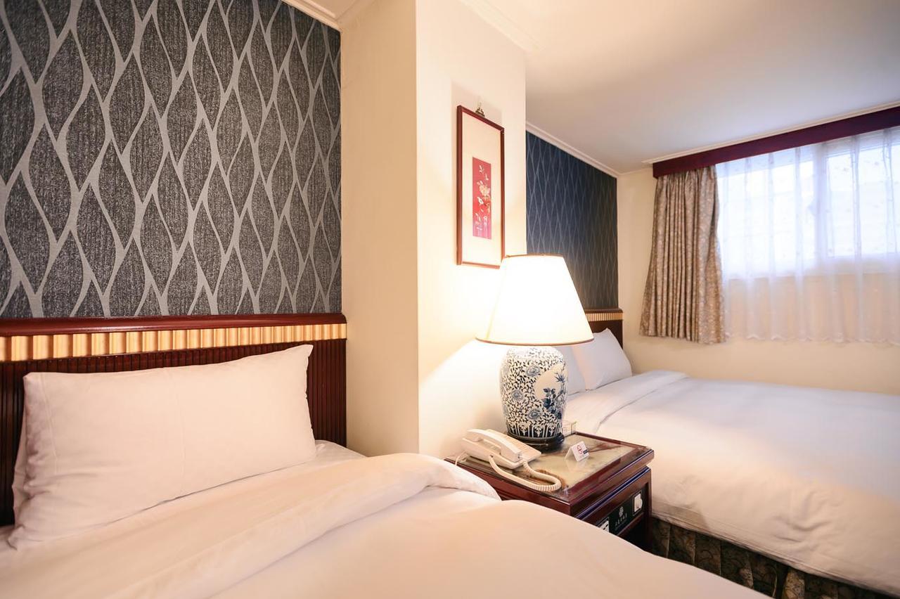 Kiwi Hotel Mrt Wenxin Branch Taichung Luaran gambar