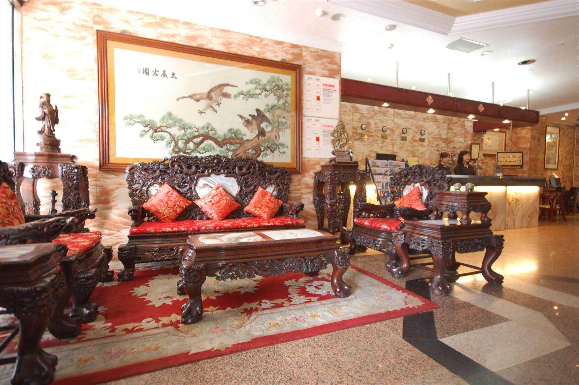 Kiwi Hotel Mrt Wenxin Branch Taichung Luaran gambar