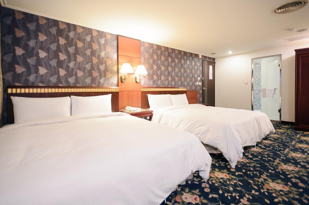 Kiwi Hotel Mrt Wenxin Branch Taichung Luaran gambar