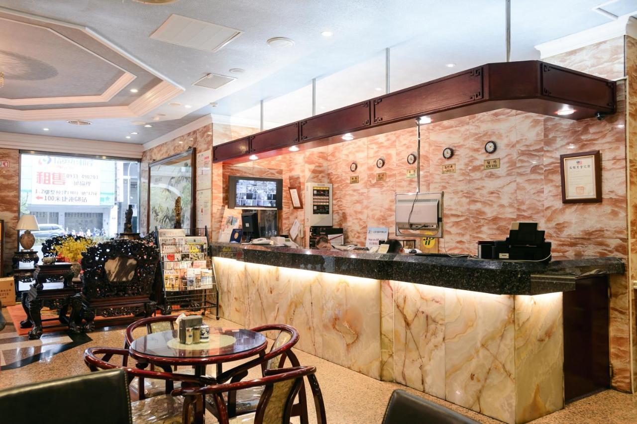 Kiwi Hotel Mrt Wenxin Branch Taichung Luaran gambar
